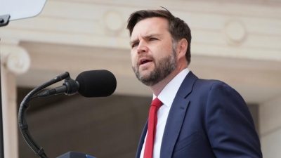 Παραδοχή Vance: Η κρίση στα Στενά του Hormuz δεν μπορεί να λυθεί μόνο με στρατιωτικά μέσα