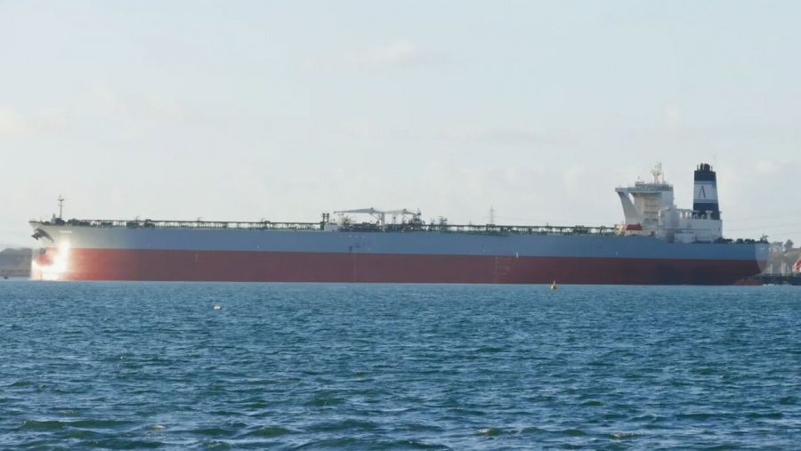 Ρωσικό τάνκερ... φάντασμα πέρασε από το Hormuz - To Arhimeda πλέει προς τη νήσο Kharg του Ιράν