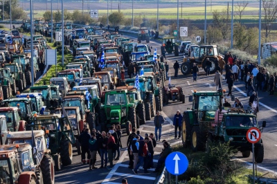 Έντρομη η κυβέρνηση σπεύδει να καθησυχάσει τους αγανακτισμένους αγρότες για τις επιδοτήσεις – Το non paper των 10 σημείων