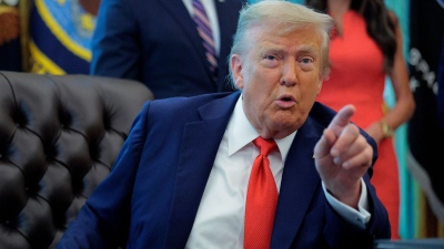 «Η Fed θα γίνει μαριονέτα του Trump» - Αυστηρή προειδοποίηση 94 οικονομολόγων για «χάος» και «καταστροφή»