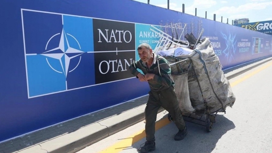 Ραγισμένη βιτρίνα - Η μισή Τουρκία φοράει τα καλά της και κάνει τεμενάδες στον Trump και στην άλλη μισή πεθαίνουν από την πείνα