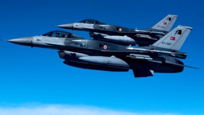 Νέες παραβιάσεις από τουρκικά αεροσκάφη στο Αιγαίου, μία εμπλοκή με ελληνικά μαχητικά