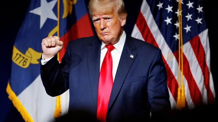 «Πολιτικός μάρτυρας» ο Donald Trump για τους Αμερικανούς - Έχει επιζήσει μετά από απόπειρα δολοφονίας, δίκες και διώξεις