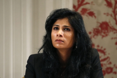 Gopinath (ΔΝΤ): Οι κυρώσεις στη Ρωσία απειλούν το status του δολαρίου ως παγκόσμιου αποθεματικού νομίσματος