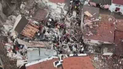 Σοκ στην Κωσταντινούπολη - Κατάρρευση 2 κτιρίων μετά από έκρηξη - Παγιδευμένοι στα συντρίμμια, ανασύρθηκαν 5 άτομα