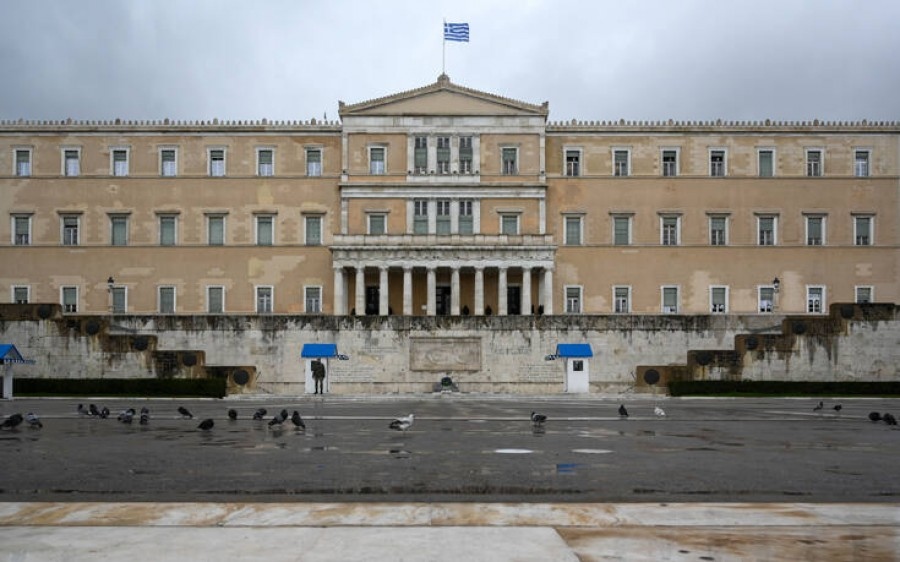 Βουλή: Ψηφίστηκε το νομοσχέδιο για τον έντυπο και ηλεκτρονικό Τύπο