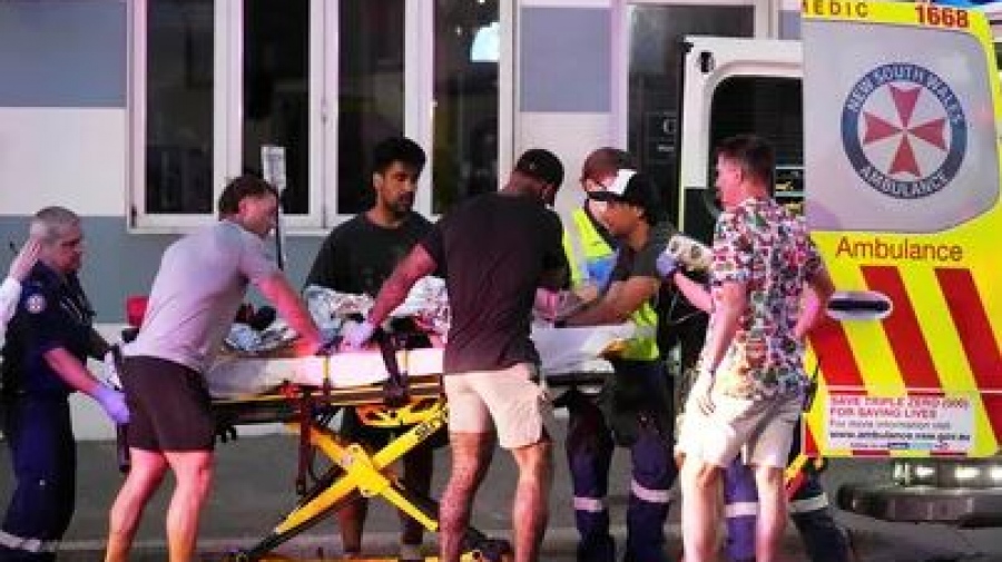 Σκηνές τρόμου στην Αυστραλία: Τρομοκρατική επίθεση σε παραλία του Σίδνεϊ με 16 νεκρούς, 40 τραυματίες - Ταυτοποιήθηκε ο ένας δράστης