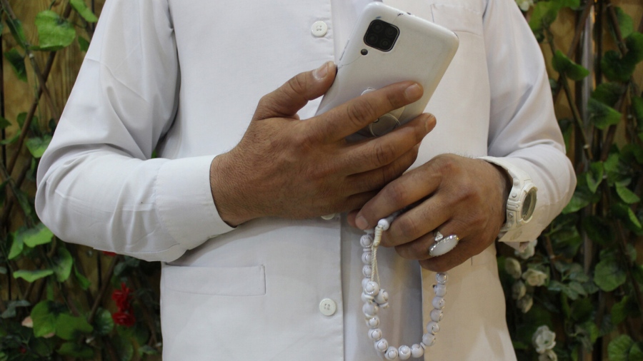 Παράνοια στο Αφγανιστάν - Οι Taliban απαγορεύουν τα smartphones – Στρατοδικείο για όποιον παραβιάζει την εντολή
