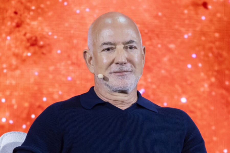 «Βόμβα» στη Λίβερπουλ: Ο Jeff Bezos της Amazon στο παιχνίδι για την αγορά μεριδίου 1,35 δισ. λιρών από την FSG