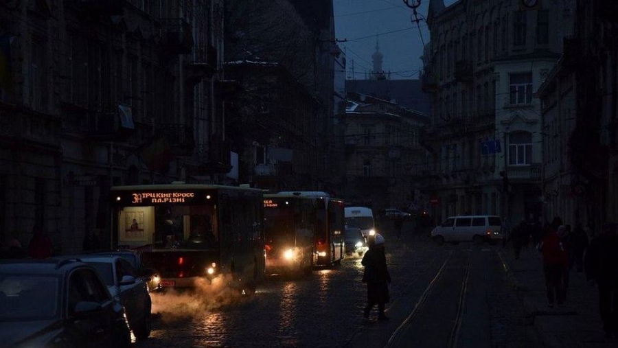 Η Ουκρανία βυθίζεται στο σκοτάδι - Δήμαρχοι προειδοποιούν για παρατεταμένα μπλακάουτ