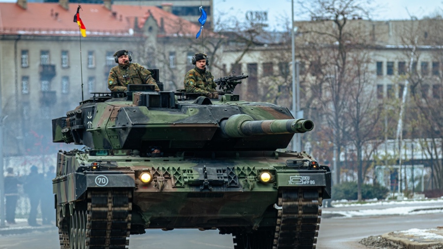 Η Γερμανία αναπτύσσει Leopard και χιλιάδες στρατιώτες στη Λιθουανία - Οργή στη Ρωσία