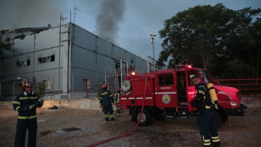 Περιορίστηκε η πυρκαγιά εντός του κτιρίου του θεάτρου Badminton στο Γουδή