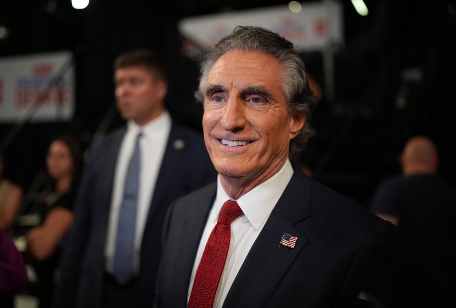 Burgum για φυσικό αέριο: Σοβαρές συμφωνίες με την Ελλάδα, θα έχετε σύντομα φθηνό LNG από τις ΗΠΑ