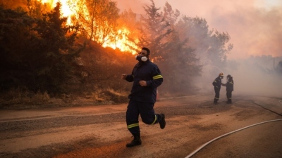 Πολύ υψηλός κίνδυνος πυρκαγιάς σε 8 Περιφέρειες τον Δεκαπενταύγουστο