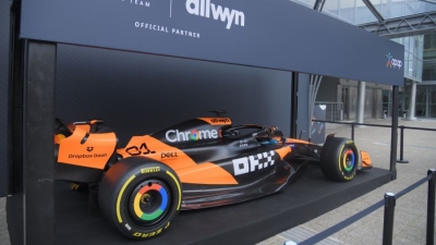 Διάσημοι fans της Formula 1 μιλούν για την εμπειρία της McLaren στην Αθήνα