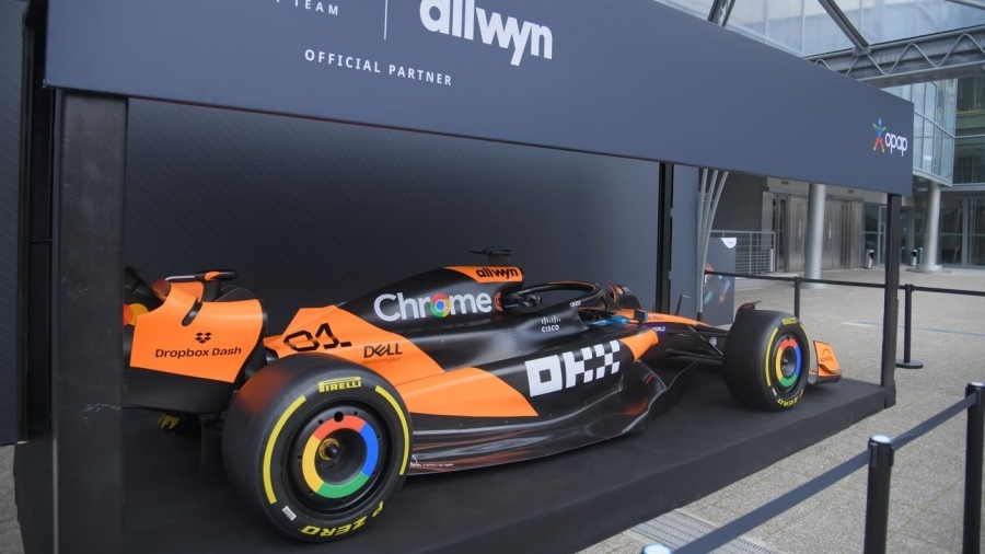 Διάσημοι fans της Formula 1 μιλούν για την εμπειρία της McLaren στην Αθήνα