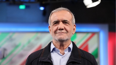 Μήνυμα Pezeshkian σε Trump: Το Ιράν θα μείνει όρθιο, δεν υποκύπτει σε απειλές – Είσαι σε απόγνωση