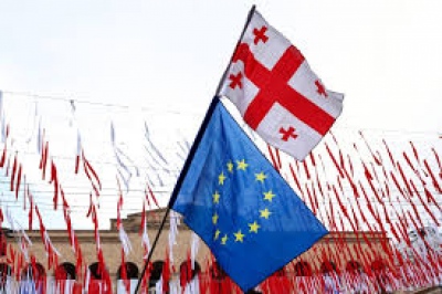 Χάος στη Γεωργία: Η σημαία της ΕΕ συνδέεται με βία και τρομοκρατία – Οργή για την παρέμβαση των Ευρωπαίων