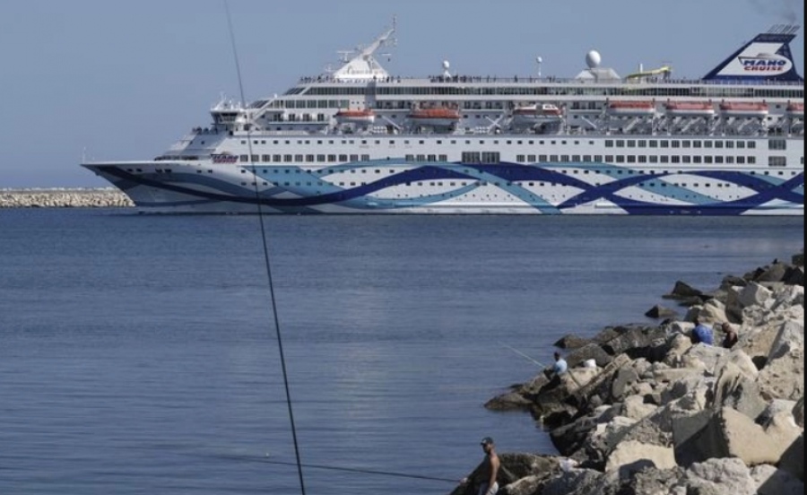 Aνεπιθύμητο και στον Βόλο το Ισραηλινό κρουαζιερόπλοιο Crown Iris  που μεταφέρει γενοκτόνους στρατιώτες – Εκδηλώσεις διαμαρτυρίας