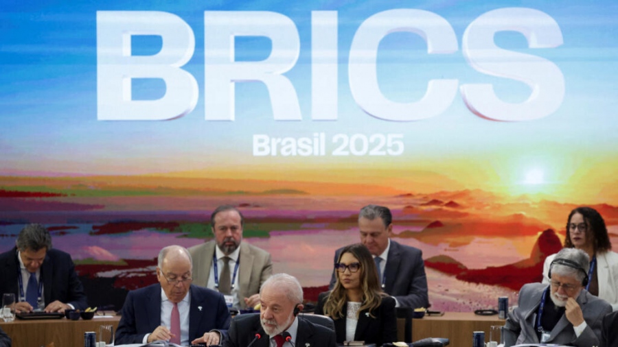 Οι BRICS σαρώνουν το δολάριο – Η παγκόσμια ηγεμονία των ΗΠΑ απειλείται με κατάρρευση