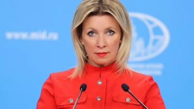 Η Zakharova τρολάρει τον Starmer μετά την παραίτησή του...