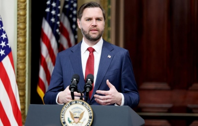O Trump στέλνει τον J.D. Vance για διαπραγματεύσεις με Ιράν