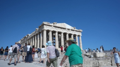 Σοκ στην Ακρόπολη - Άνδρας έβγαλε μαχαίρι, επιτέθηκε και χτύπησε αμερικανούς τουρίστες