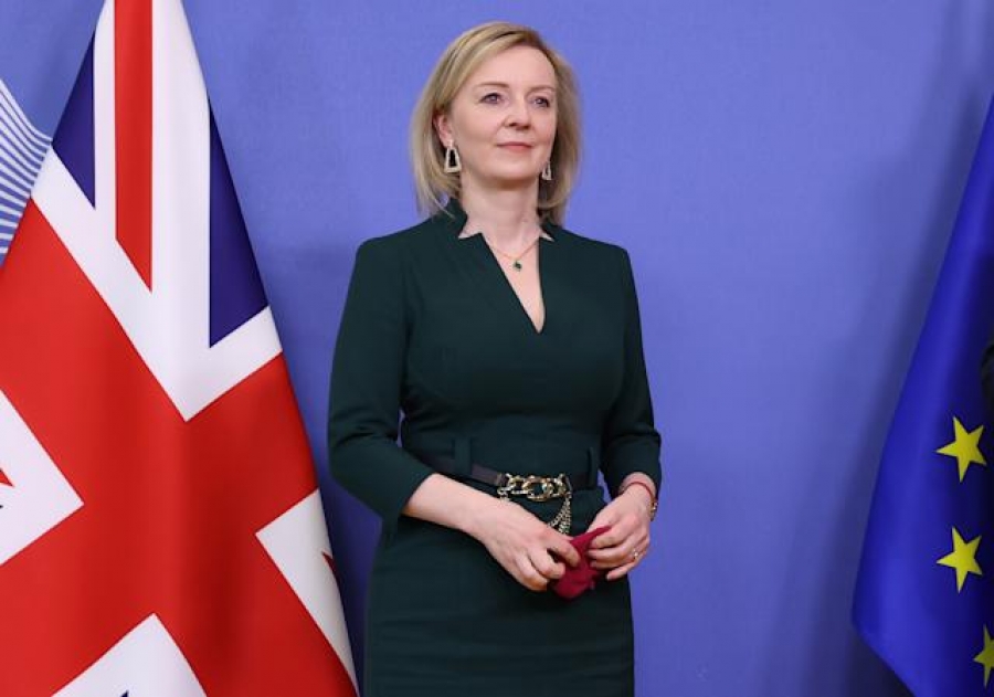 Truss (ΥΠΕΞ Μ. Βρετανίας): Η Δύση πρέπει να αποσυνδέσει από το SWIFT όλες τις ρωσικές τράπεζες