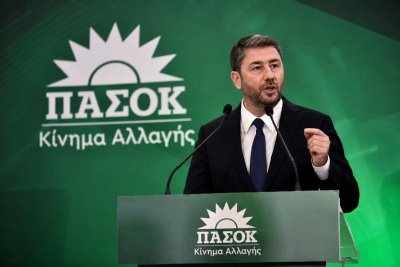 Δελφίνοι στο… ψυγείο - Στο ΠΑΣΟΚ σπρώχνουν το τεκεδάκι των δημοσκοπήσεων και το ξορκίζουν με…μεταγραφές αεροδρομίου