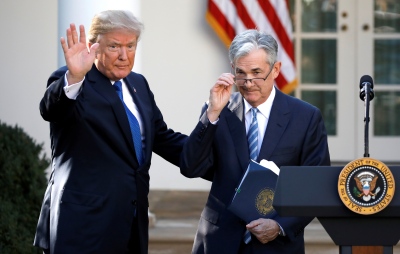 Ο Trump αποκαλύπτει τους υποψηφίους για τη διαδοχή του «πολύ ηλίθιου» επικεφαλής της Fed