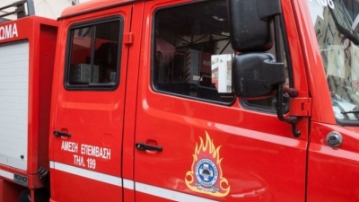 Συναγερμός στον Ασπρόπυργο - Πυρκαγιά σε χώρο επιχείρησης - Και ειδική ομάδα χημικών της 1ης ΕΜΑΚ  στο σημείο