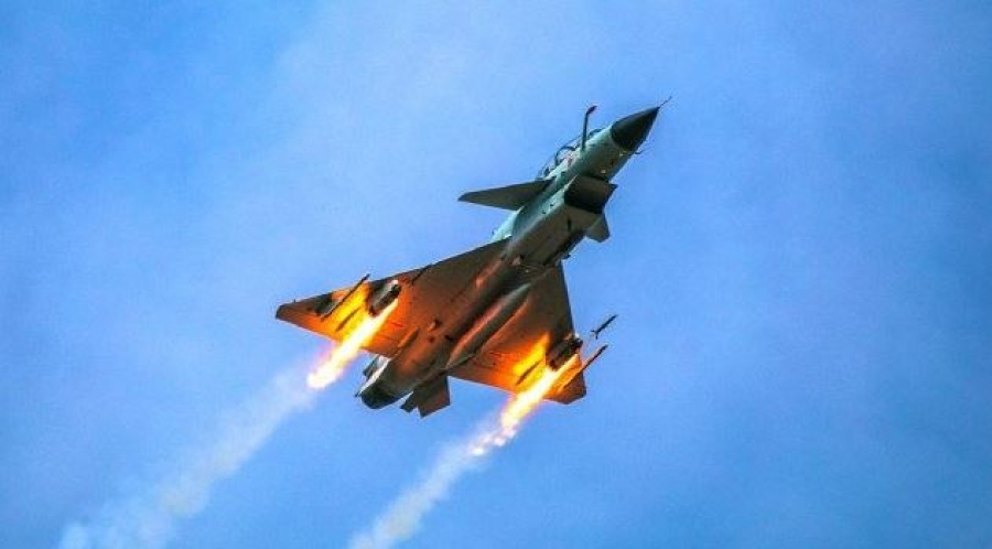 Something big is coming - China for the first time in its history sends J-10 aircraft and aerial tankers to the Persian Gulf