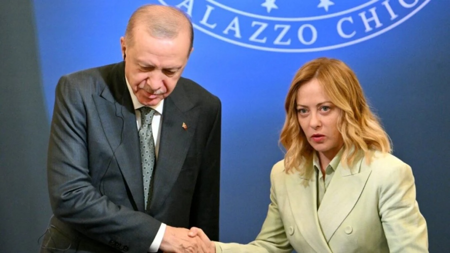 Πρωτοφανής επίθεση Κύρτσου: Ευτελιστική απραξία Μητσοτάκη μπροστά στο διπλωματικό παιχνίδι Meloni - Erdogan