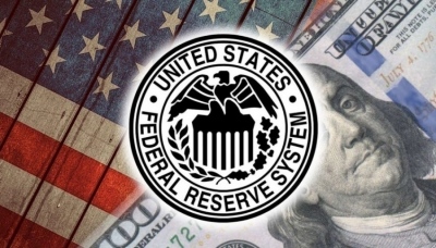 «Πόλεμος» στη Fed για το μέλλον των επιτοκίων - Διχασμένοι οι αξιωματούχοι, ανοιχτό το ενδεχόμενο αυξήσεων