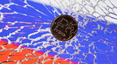 Στα σκουπίδια τα σχέδια της ΕΕ για Ουκρανία - H Ρωσία μηνύει Euroclear για τα παγωμένα assets και «υπόσχεται» αντίποινα φωτιά