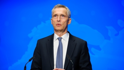 Stoltenberg (ΝΑΤΟ): Παράλογες οι κατηγορίες της Ρωσίας για σχέδια χρήσης «βρώμικης βόμβας» από την Ουκρανία