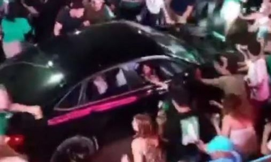 Συναγερμός στο Μεξικό: Αυτοκίνητο έπεσε πάνω σε οπαδούς του Μουντιάλ που πανηγύριζαν