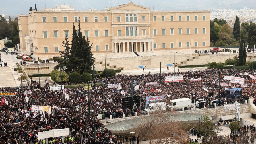 Νέο κύμα «δυσπιστίας» κατά Μητσοτάκη για τα Τέμπη - Συγκεντρώσεις παντού - Επί ποδός 3.000 αστυνομικοί - Παραδοχή σοκ από Δένδια