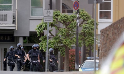 Γερμανία: Ελεύθεροι οι όμηροι που κρατούνταν σε τράπεζα - Διαφεύγουν οι δράστες