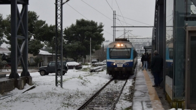 Αποζημίωση 1.000 ευρώ από ΤΡΑΙΝΟΣΕ στους εγκλωβισμένους του άξονα Αθήνα-Θεσσαλονίκη - Επικοινωνία με Καραμανλή