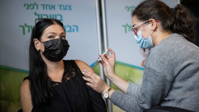 Ισραήλ: Ενδείξεις ότι το εμβόλιο της Pfizer προστατεύει κατά 90% από τη μετάλλαξη Omicron του κορωνοϊού