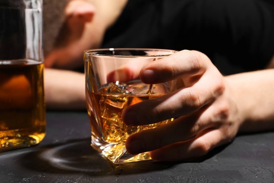 «Εκείνες φταίνε!» - Η Ρωσική Ορθόδοξη Εκκλησία κατηγόρησε τις Ρωσίδες για τον αλκοολισμό των συζύγων τους