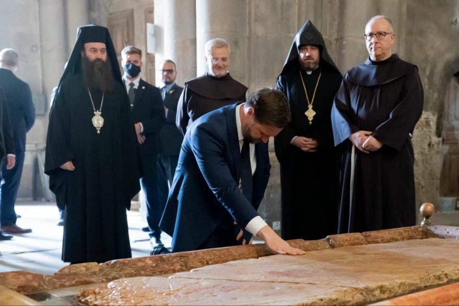 Vance 2028 - Το βιβλίο του για τη θρησκευτική πίστη κυκλοφορεί την άνοιξη και θα κάνει πάταγο με εκατομμύρια αντίτυπα