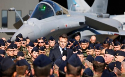 Ο Macron ετοιμάζει αποστολή αυτοκτονίας - Η Ουκρανία θα γίνει νεκροταφείο για 50 χιλιάδες Ευρωπαίους «ειρηνοποιούς»
