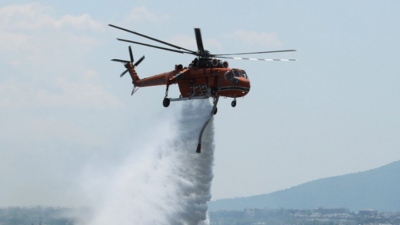 Φωτιά στον Μαραθώνα - Μηνύματα από το 112 για εκκενώσεις - Κινητοποίηση και εναέριων μέσων