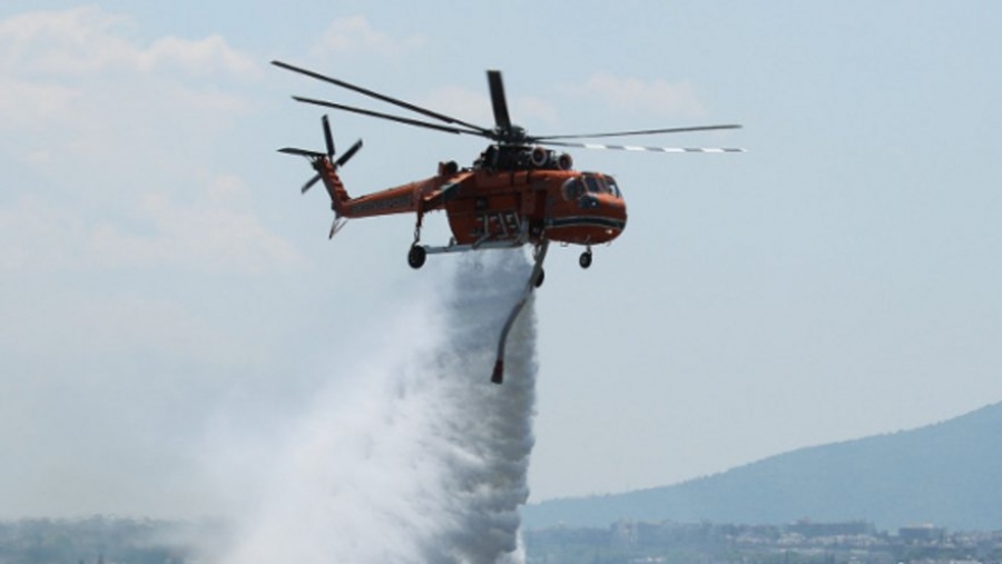 Φωτιά στον Μαραθώνα - Μηνύματα από το 112 για εκκενώσεις - Κινητοποίηση και εναέριων μέσων