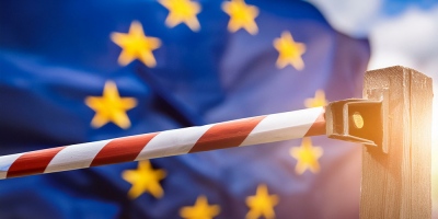 Η Ευρώπη τρέμει… - Ακόμη συντάσσει την «απάντησή» της στους δασμούς Trump αλλά στο τέλος δεν θα τολμήσει