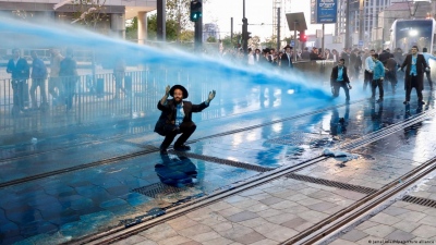 Οι υπερορθόδοξοι Εβραίοι διχάζουν και πάλι το Ισραήλ
