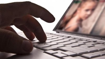 Μετά τη στρατιωτική κατάρρευση, ακολουθεί και η ηθική - Πρόταση Zelensky για αποποινικοποίηση της πορνογραφίας στην Ουκρανία