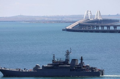 Οι Ουκρανοί επιτέθηκαν στη Γέφυρα της Κριμαίας – Εκτόξευσαν αρκετούς πυραύλους cruise